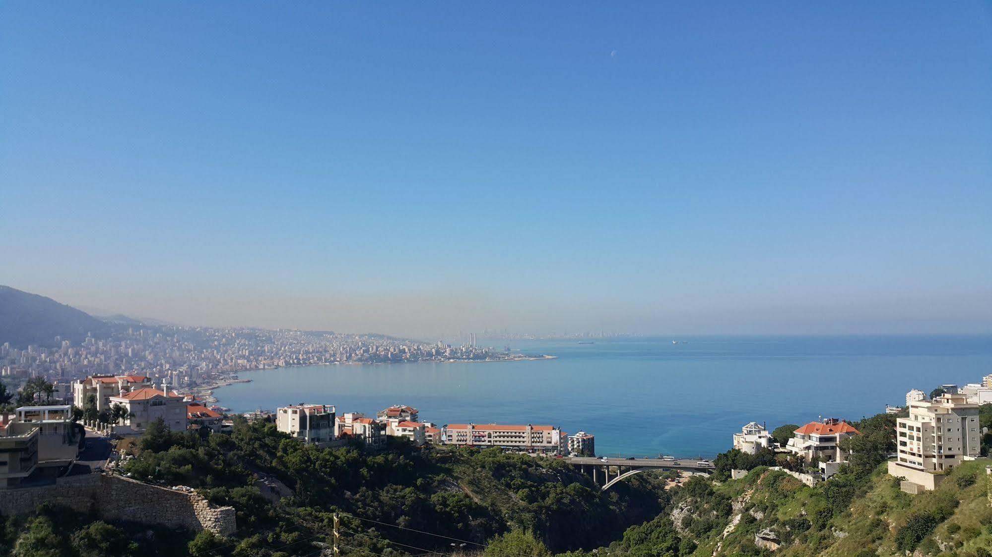 Adma Blue Screen Jounieh Exterior foto